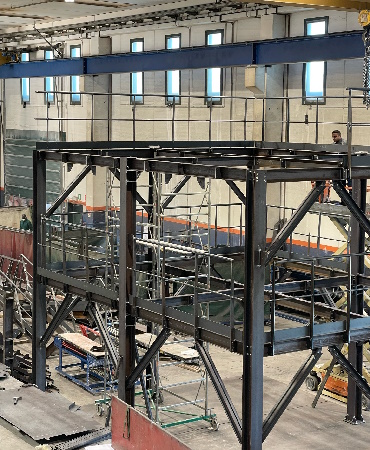 Carpenteria Eurotest - progettiamo e posiamo in opera soppalchi portanti e soppalcati per strutture petrolifere e strutture industriali. Operiamo in tutta la Lombardia: Milano, Bergamo, Brescia, Como, Cremona, Lecco, Lodi, Mantova, Monza e Brianza